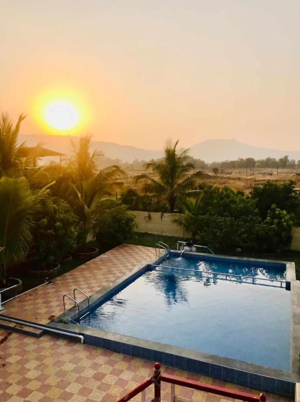 Sai Farm Hotel Karjat Ngoại thất bức ảnh